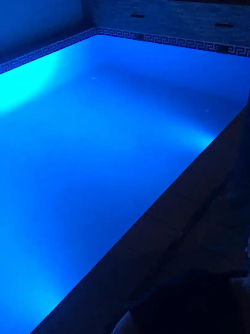 Piscina de Casa adosada en venda en La Pobla de Vallbona amb Aire condicionat, Calefacció i Jardí privat