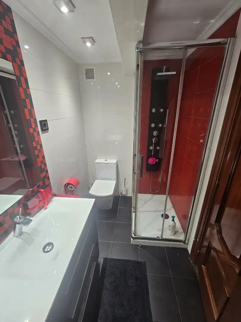 Baño de Piso en venta en Galdakao con Terraza y Amueblado