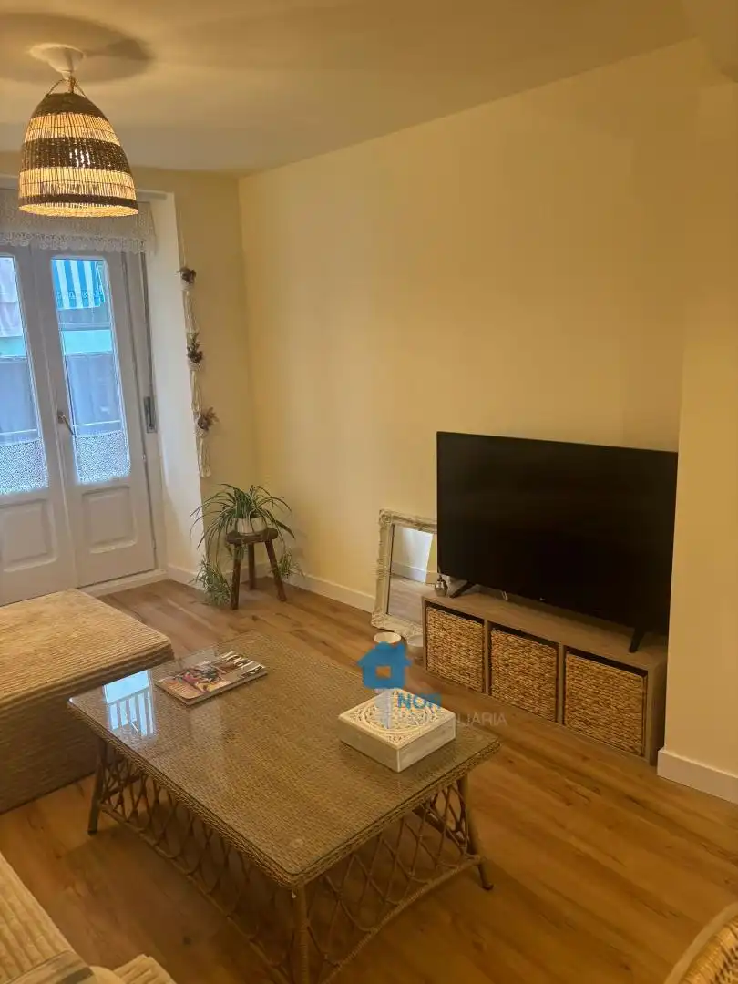 Sala d'estar de Apartament de lloguer en Laredo amb Moblat