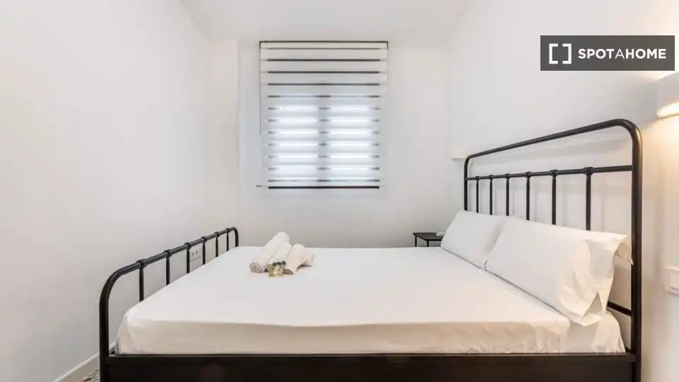 Habitación de Piso de alquiler en Valencia con Aire acondicionado, Calefacción y Amueblado