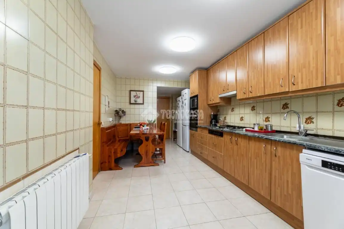 Cocina de Casa adosada en venta en Madrid con Aire acondicionado, Calefacción y Parquet