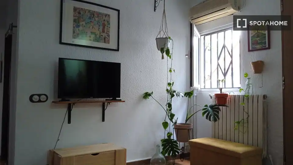 Sala de estar de Piso para compartir en Sant Cugat del Vallès con Aire acondicionado, Calefacción y Amueblado
