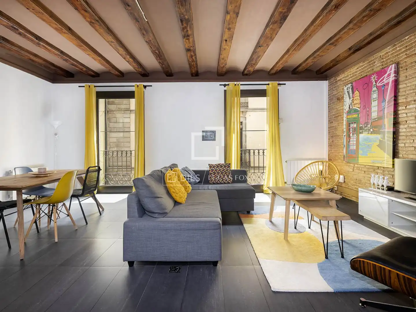 Sala d'estar de Pis en venda en Barcelona amb Aire condicionat i Balcó