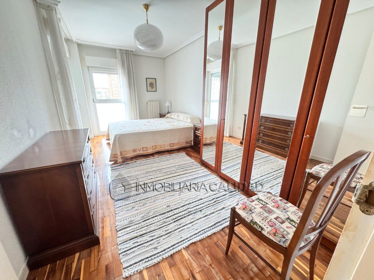 Habitación de Piso de alquiler en Burgos Capital con Calefacción y Amueblado