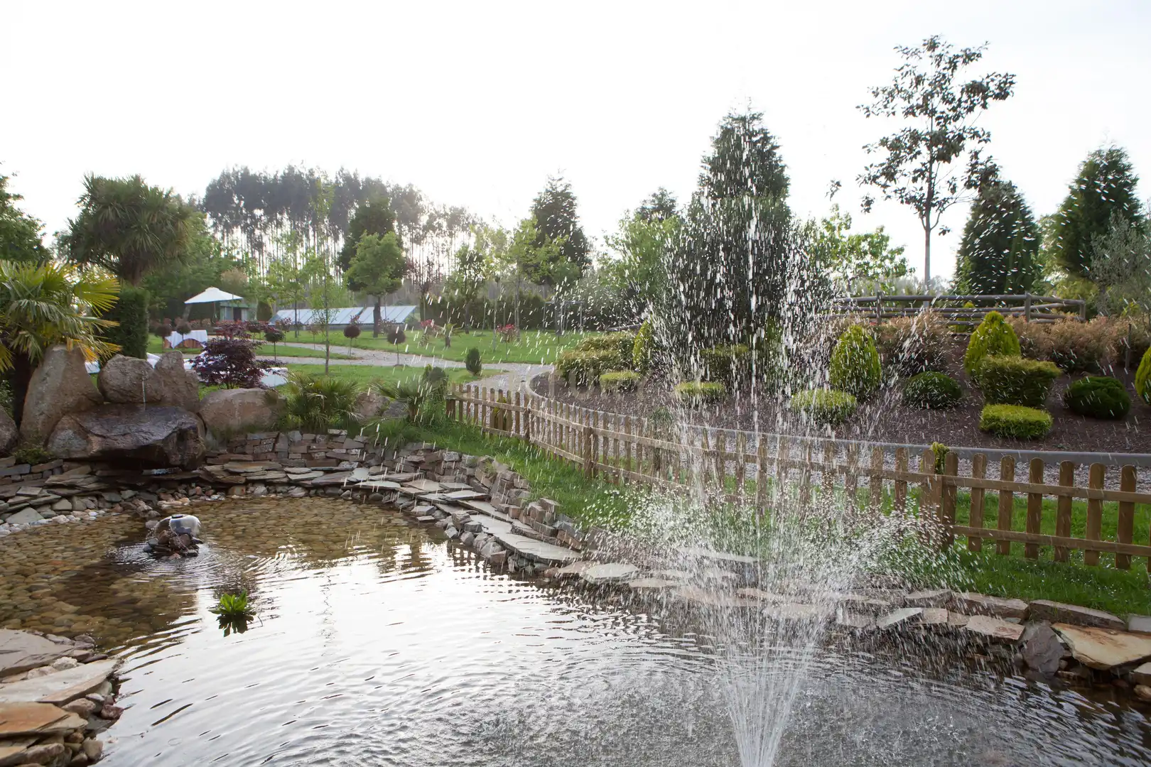 Garden of Buildings for sale in Frades
