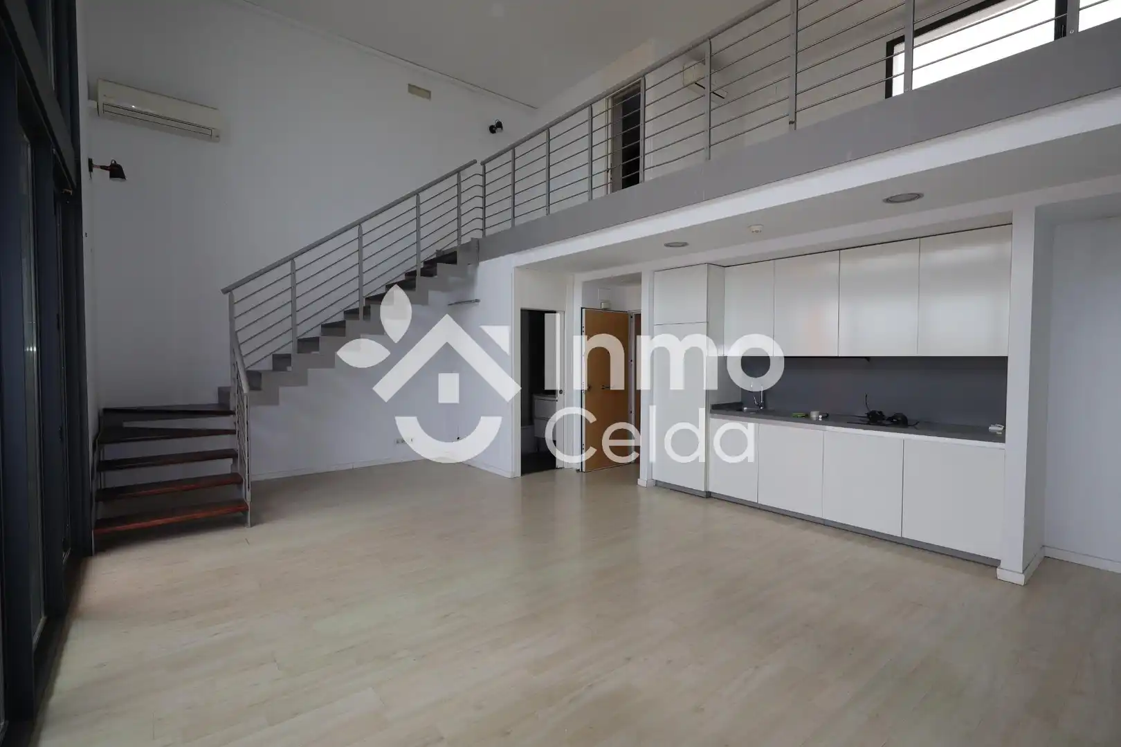 Loft mit Terrasse zur Miete in Polígono del Aeropuerto