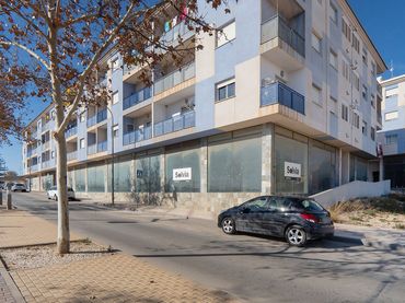 Local comercial en venda a Av Ronda de Levante - Edif. Los Jardines del Alamo -