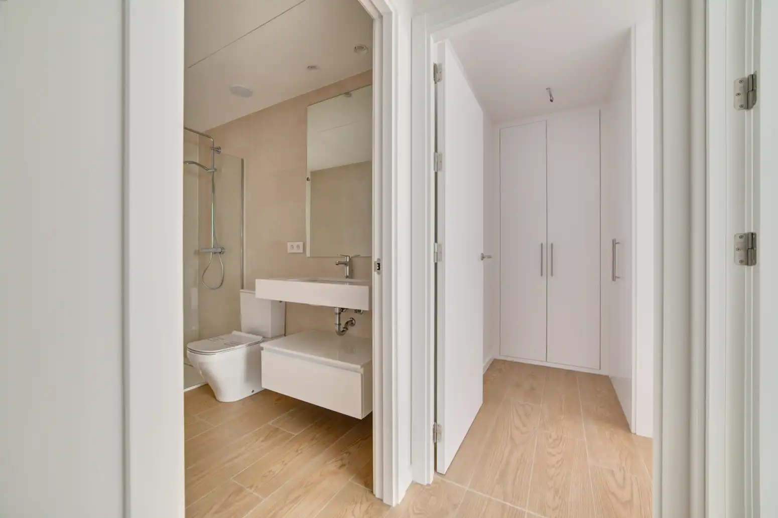Bathroom of Flat for sale in  Pamplona / Iruña  with Heating, Terrace and Storage room