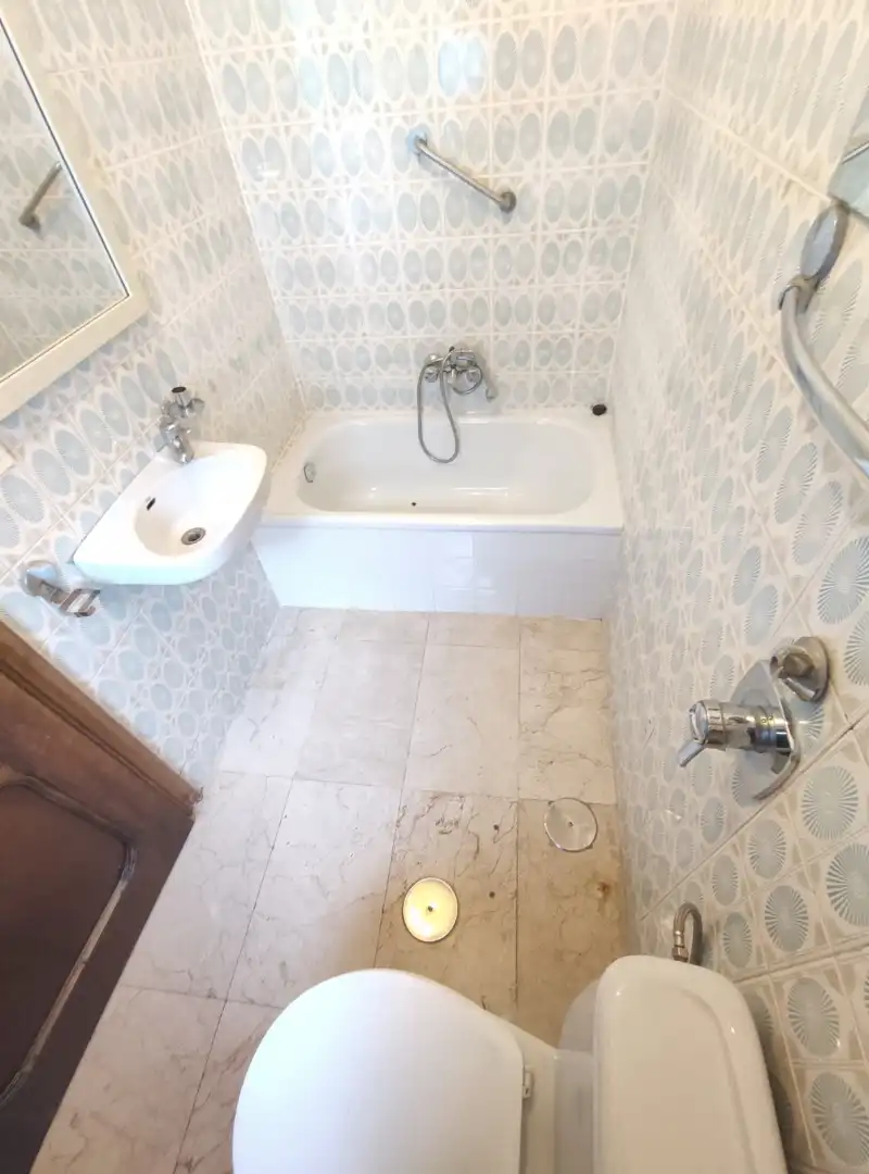 Bathroom of Flat for rent in Ourense Capital   with Heating, Furnished and Oven