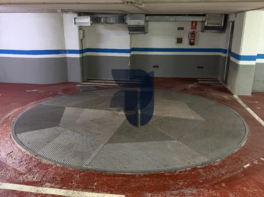 Individual with lift to rent in Carrer de Colón 38