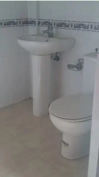 Badezimmer von Fabrikhallen zum Verkauf in Sevilla