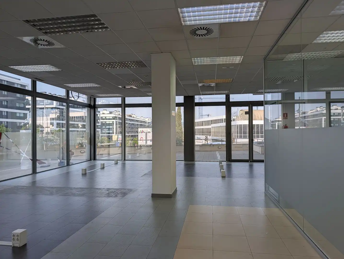 Oficina de lloguer en Sant Just Desvern amb Aire condicionat i Calefacció