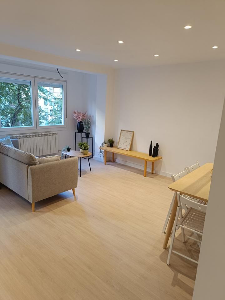 Sala d'estar de Pis en venda en  Zaragoza Capital amb Calefacció i Terrassa
