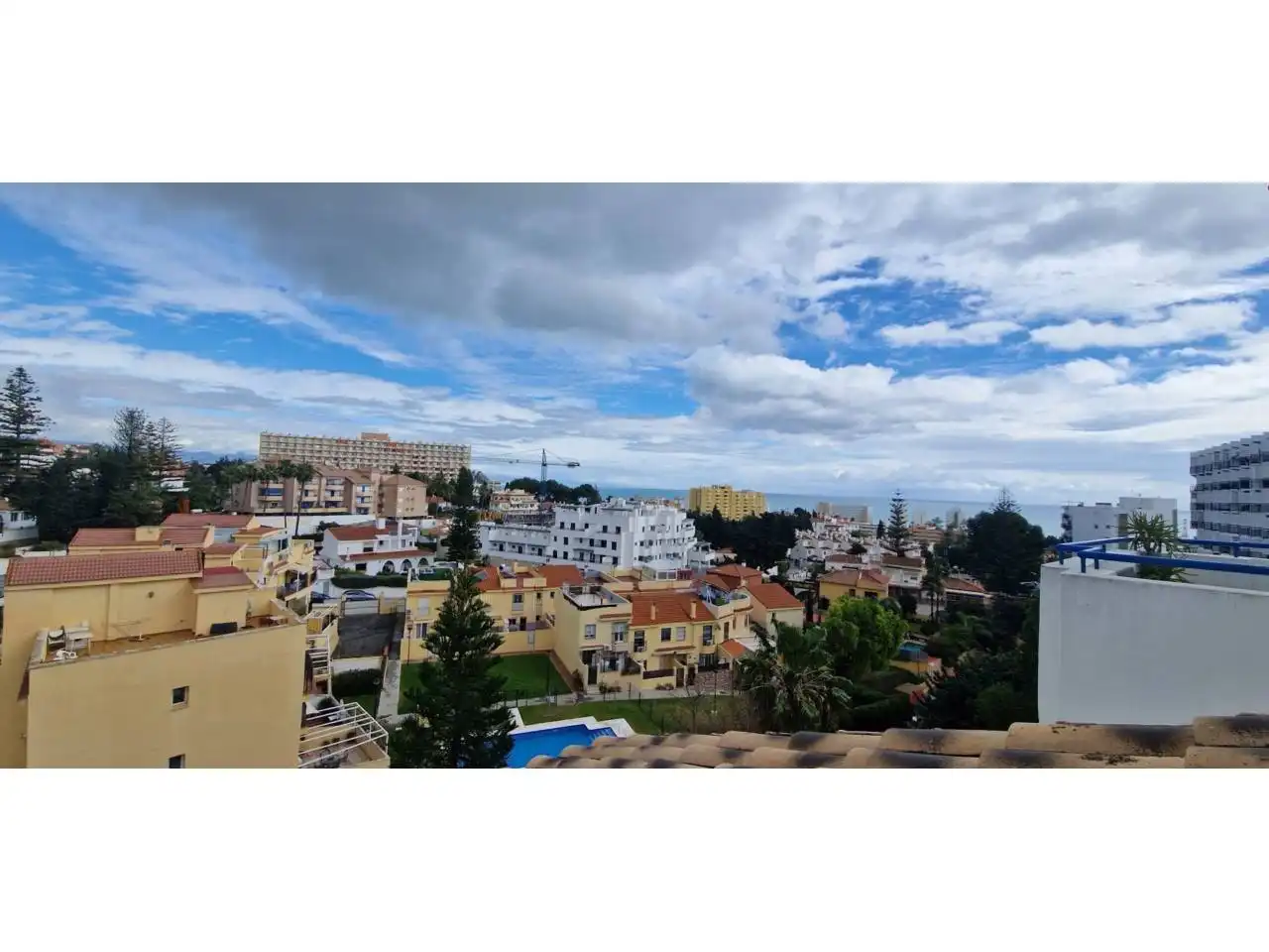 Vista exterior de Ático en venta en Benalmádena con Aire acondicionado, Calefacción y Terraza