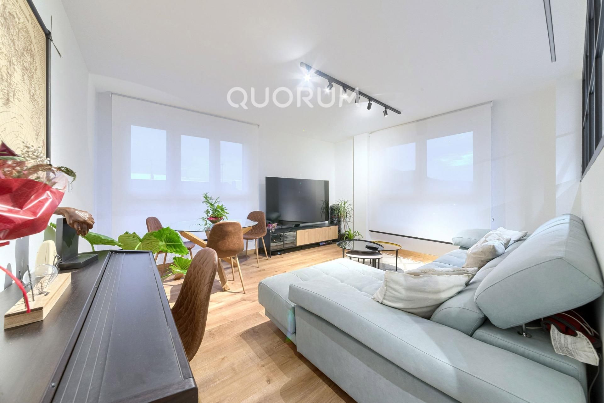 Sala de estar de Piso en venta en Basauri  con Trastero, Amueblado y Balcón