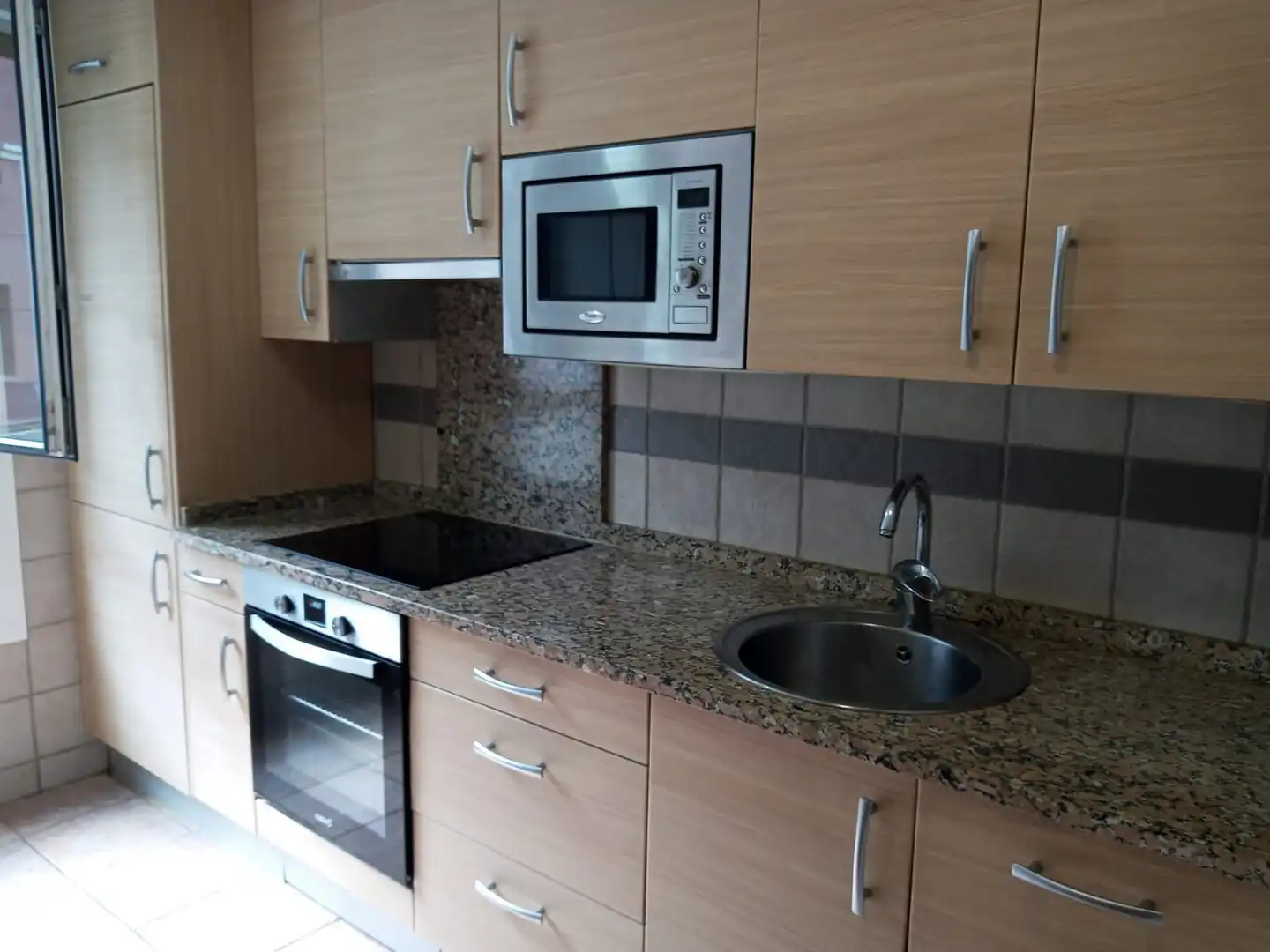 Flat with lift to rent in De Nornahi Plaza, imagen 4