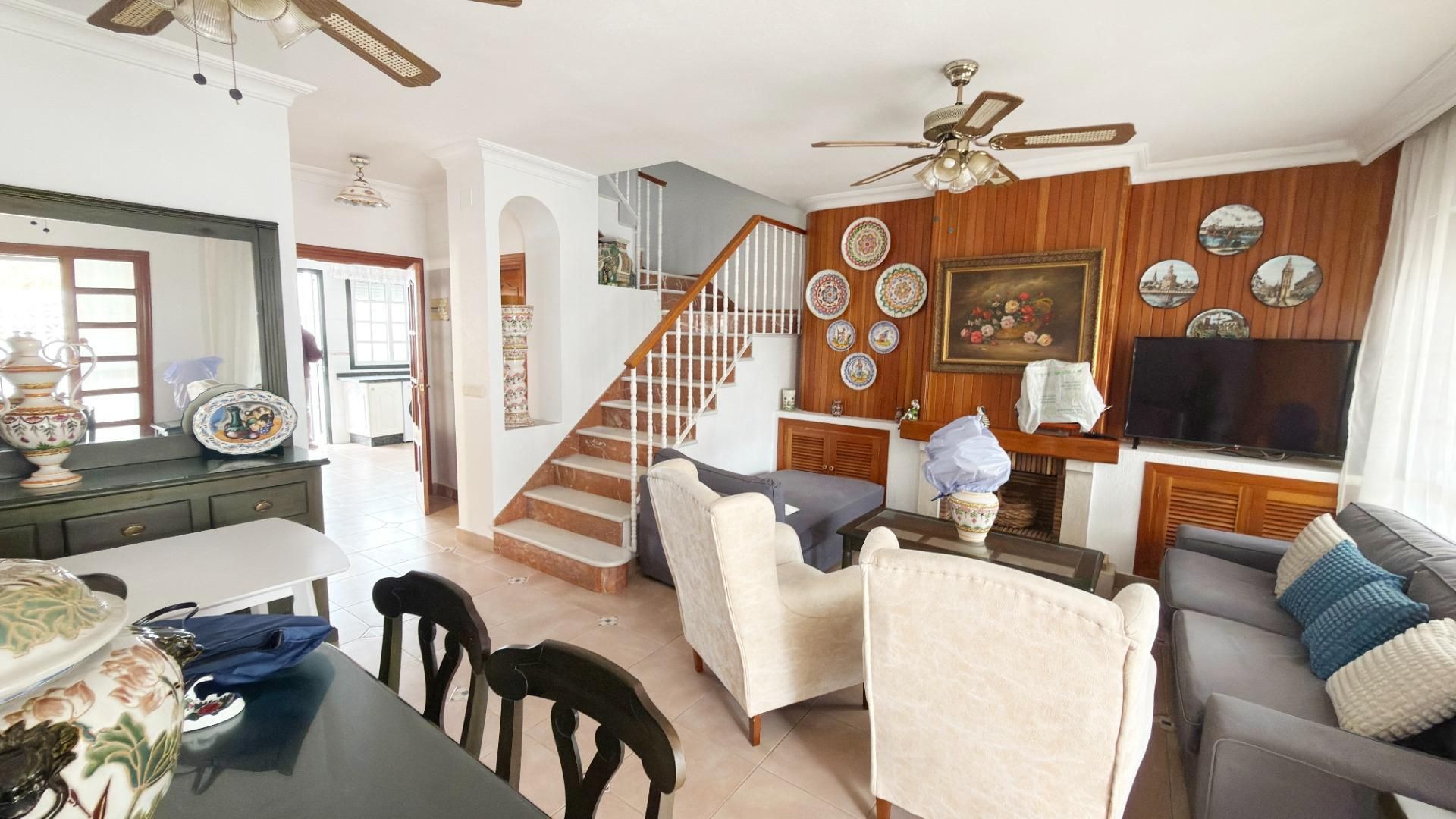 Sala de estar de Casa adosada de alquiler en Punta Umbría con Terraza y Piscina comunitaria