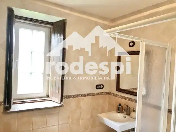 Bany de Casa o xalet en venda en Curtis amb Calefacció, Traster i Piscina