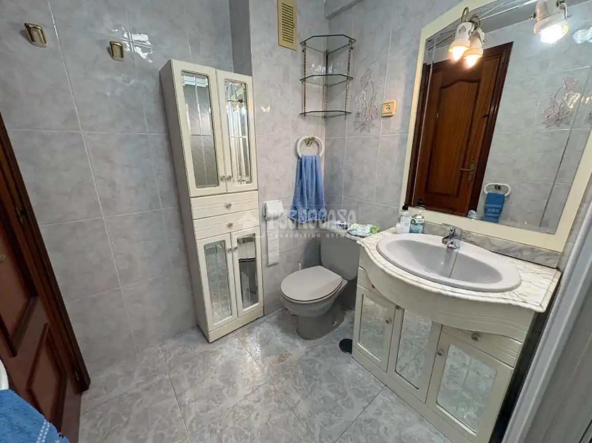 Baño de Piso en venta en Getafe con Aire acondicionado, Calefacción y Terraza