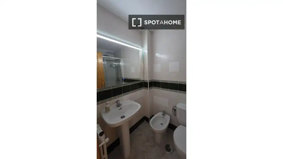 Baño de Piso para compartir en Mutxamel con Aire acondicionado, Terraza y Amueblado