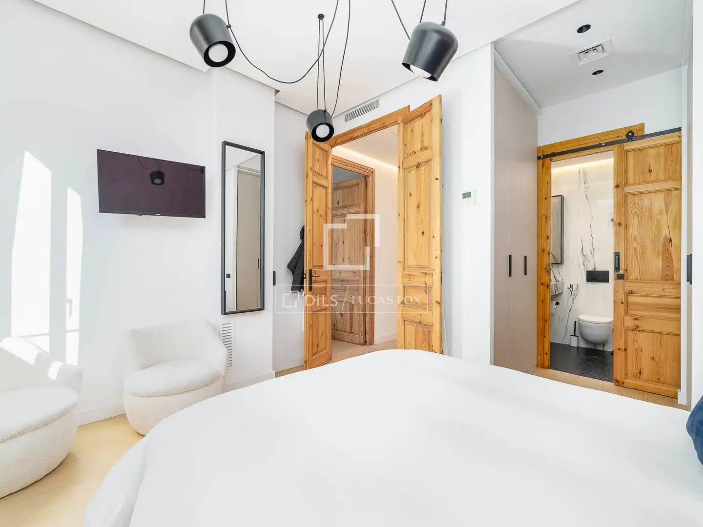 Schlafzimmer von Wohnung zum Verkauf in Barcelona mit Klimaanlage, Terrasse und Balkon