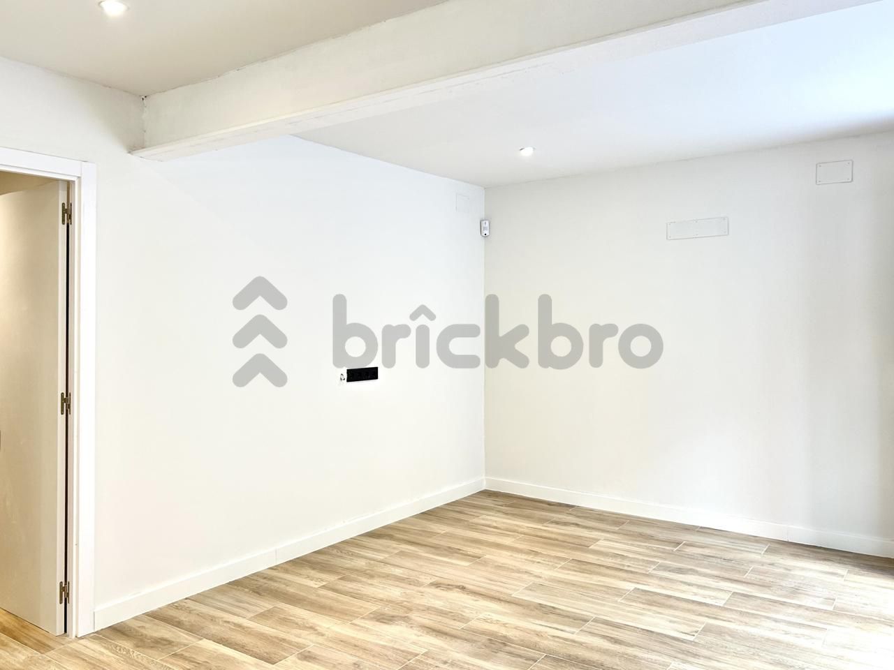 Premises for sale in  Barcelona Capital