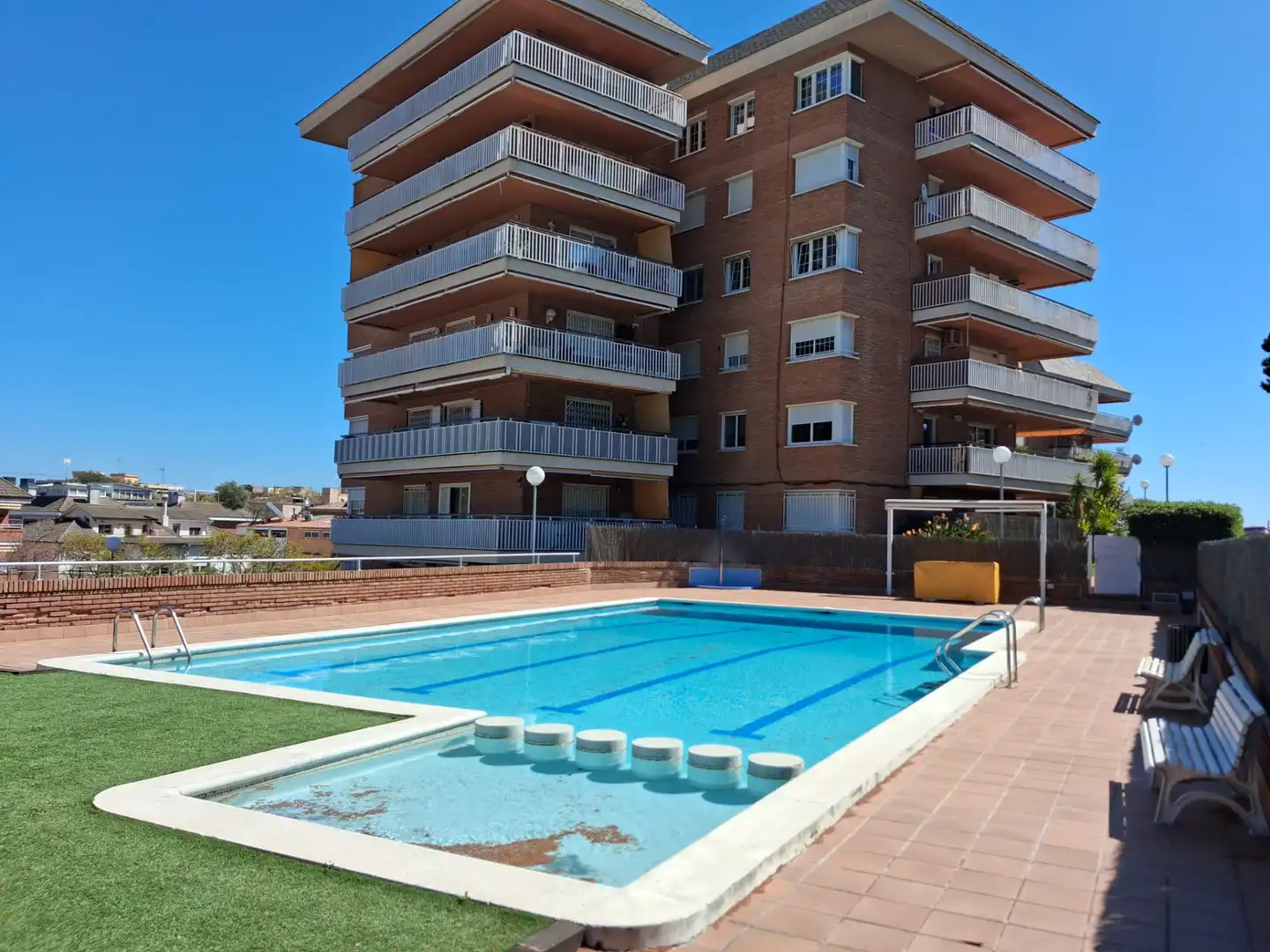 Swimming pool of Flat for sale in Castelldefels  with Air Conditioner, Heating and Parquet flooring