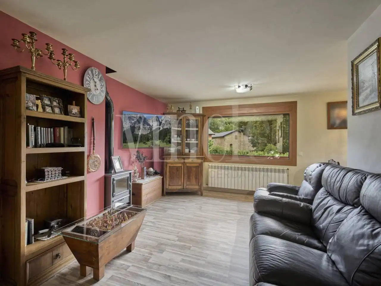 Sala d'estar de Casa o xalet en venda en Fontanals de Cerdanya amb Calefacció, Jardí privat i Parquet