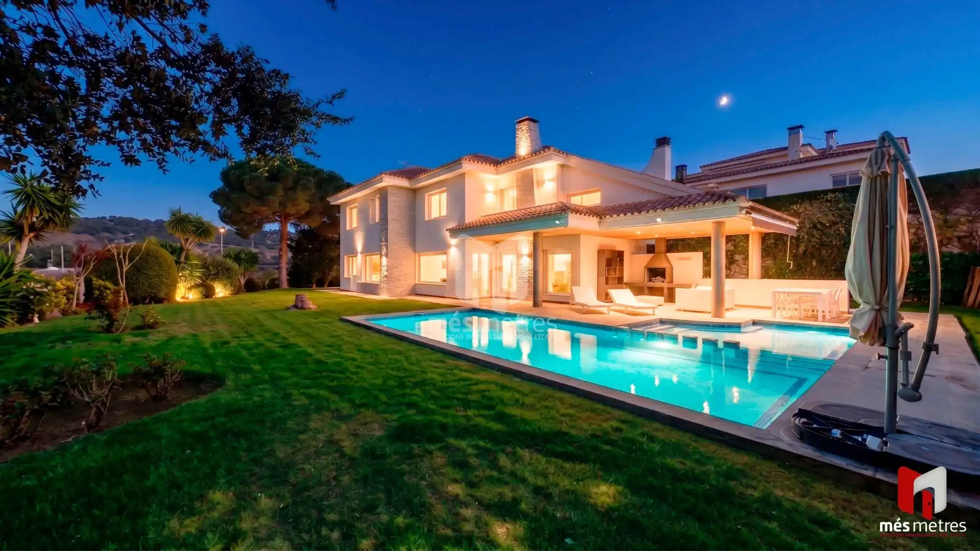 Casa amb piscina en venda a Alella