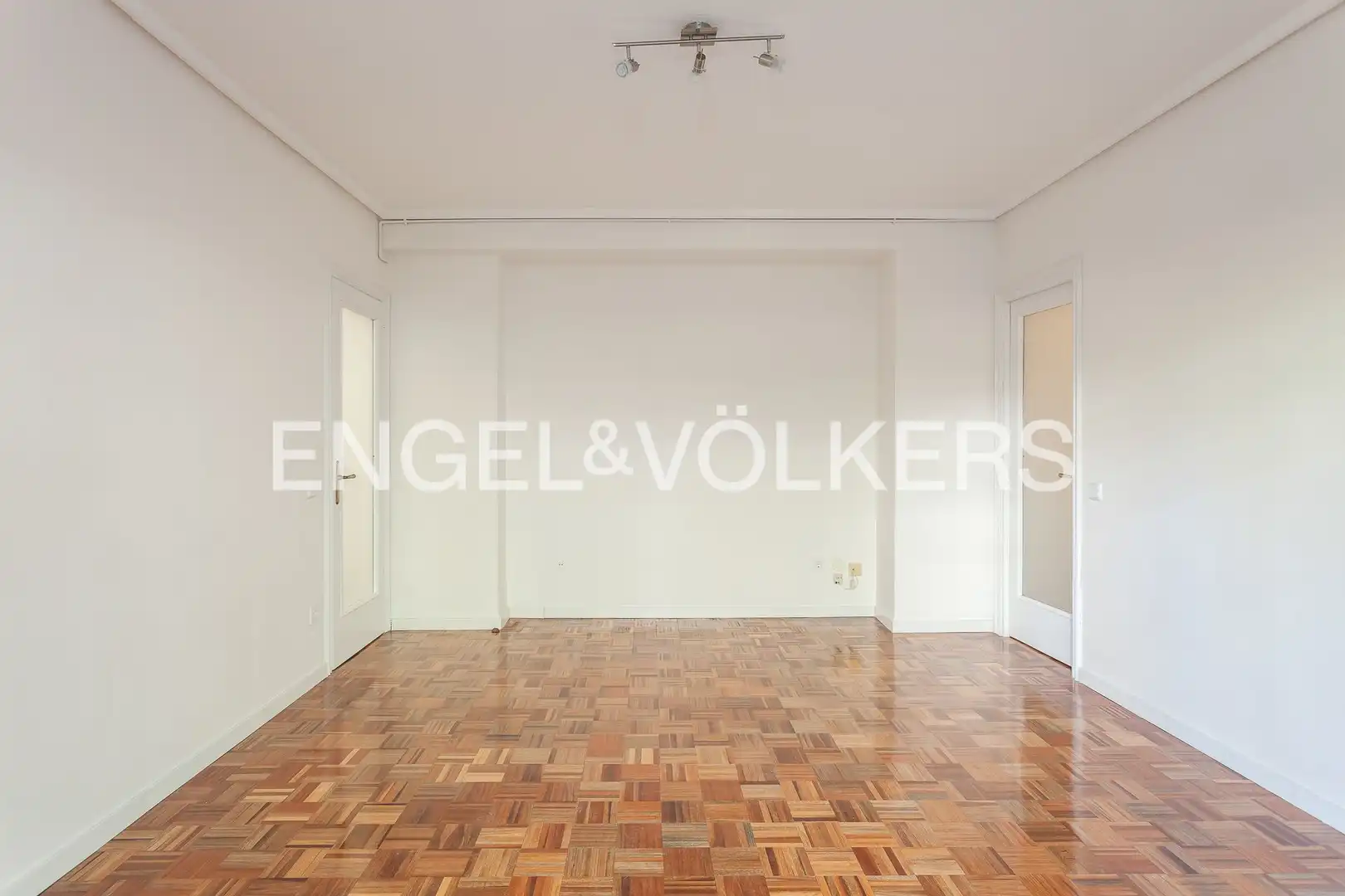 Sala de estar de Apartamento de alquiler en Madrid con Calefacción, Parquet y Terraza