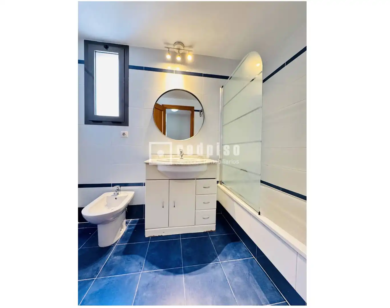 Baño de Piso en venta en Getafe con Aire acondicionado, Calefacción y Jardín privado