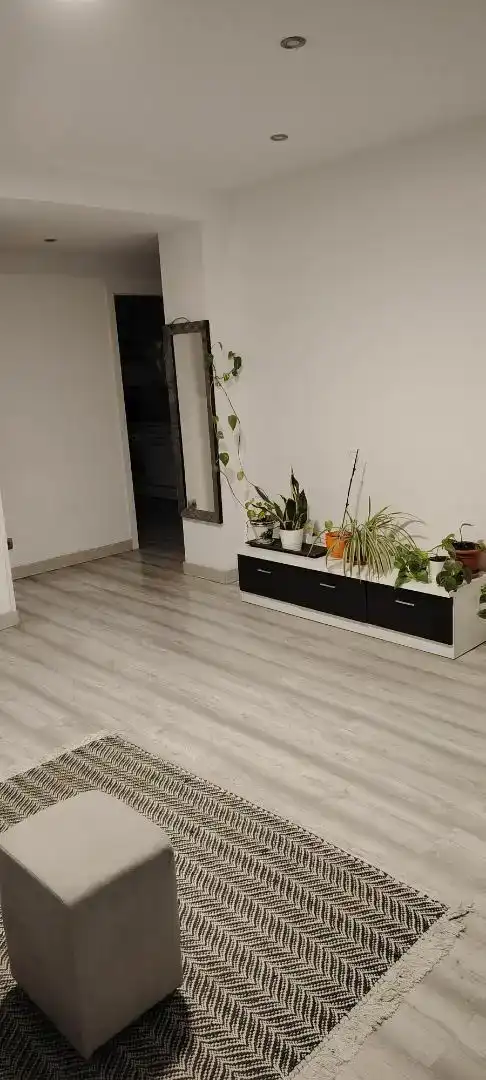 Sala d'estar de Pis en venda en  Madrid Capital amb Piscina