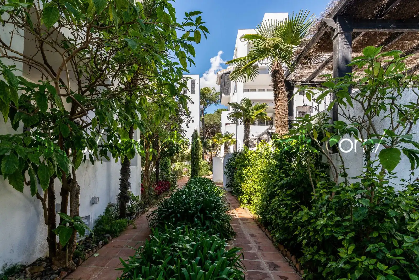 Exterior view of Attic for sale in Marbella  with Air Conditioner, Heating and Oven