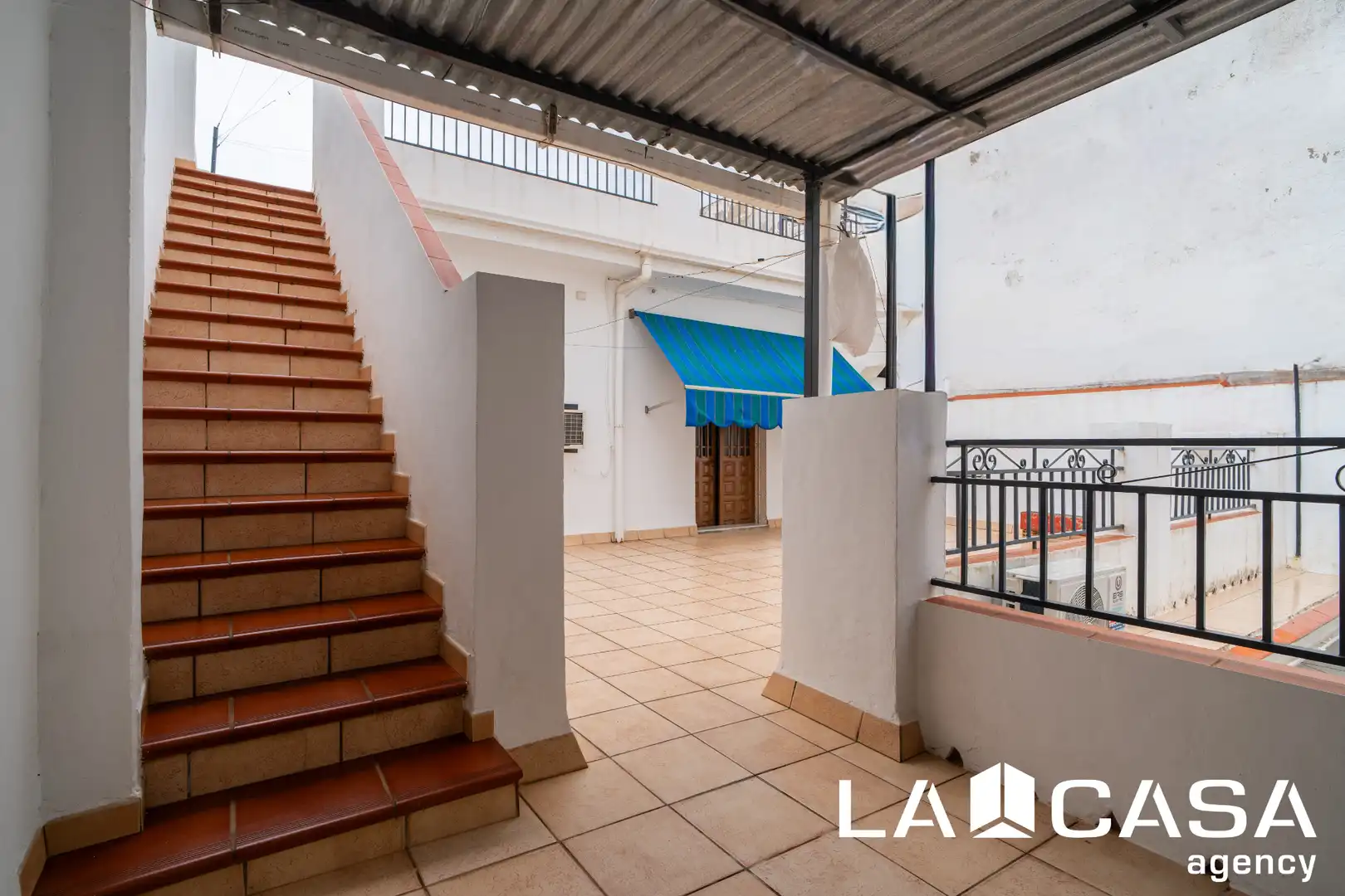Exterior view of Houses for sale in Dos Hermanas  with Air Conditioner, Heating and Furnished