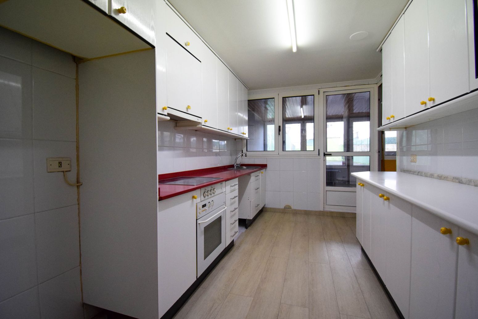 Cuina de Pis en venda en Lugo Capital amb Calefacció, Terrassa i Traster