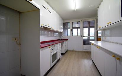 Kitchen of Flat for sale in Lugo Capital  with Heating, Terrace and Storage room