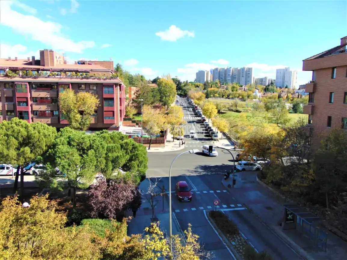 Vista exterior de Local en venta en Madrid con Aire acondicionado y Calefacción