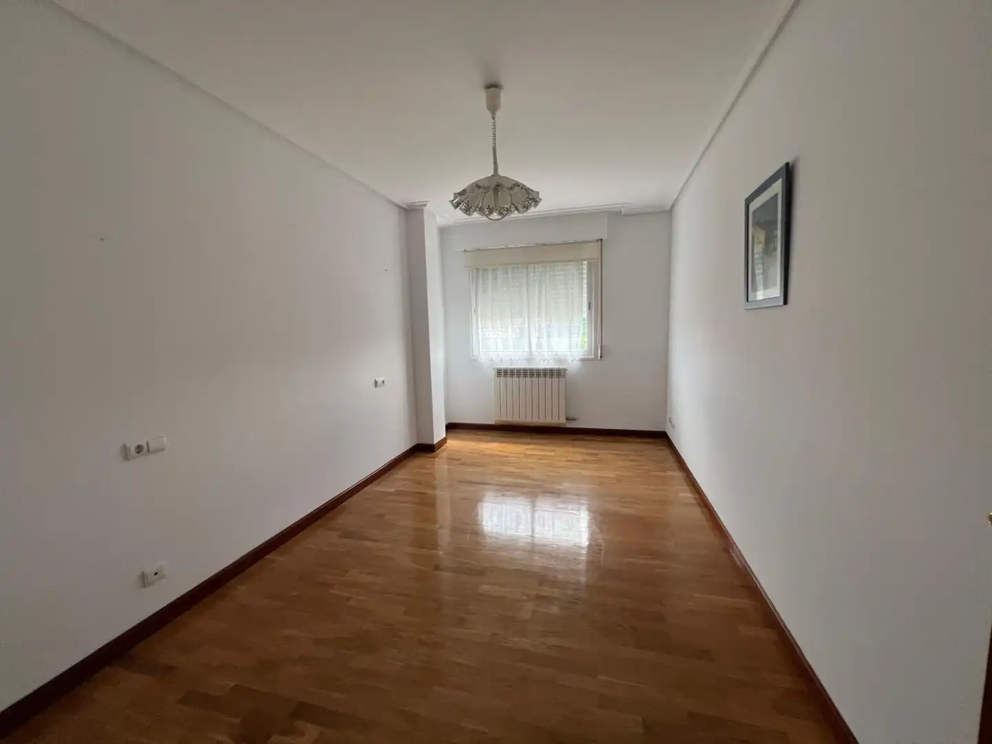 Sala de estar de Piso en venta en  Logroño con Calefacción, Parquet y Terraza