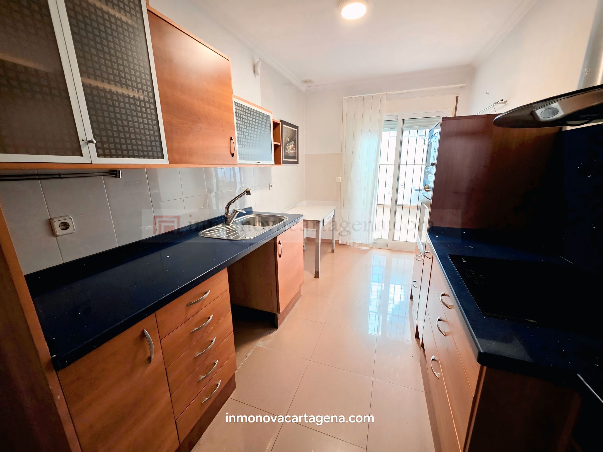 Cuina de Casa o xalet en venda en Cartagena amb Aire condicionat, Balcó i Jacuzzi