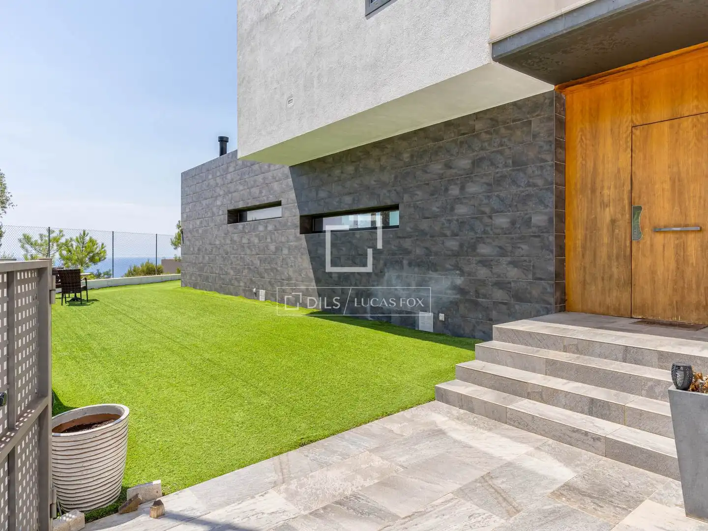 Außenansicht von Haus oder Chalet zum Verkauf in Lloret de Mar mit Klimaanlage, Privatgarten und Terrasse