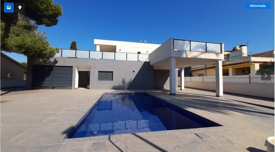 Piscina de Casa o xalet en venda en Orihuela amb Aire condicionat, Calefacció i Terrassa