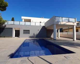 Piscina de Casa o xalet en venda en Orihuela amb Aire condicionat, Calefacció i Terrassa