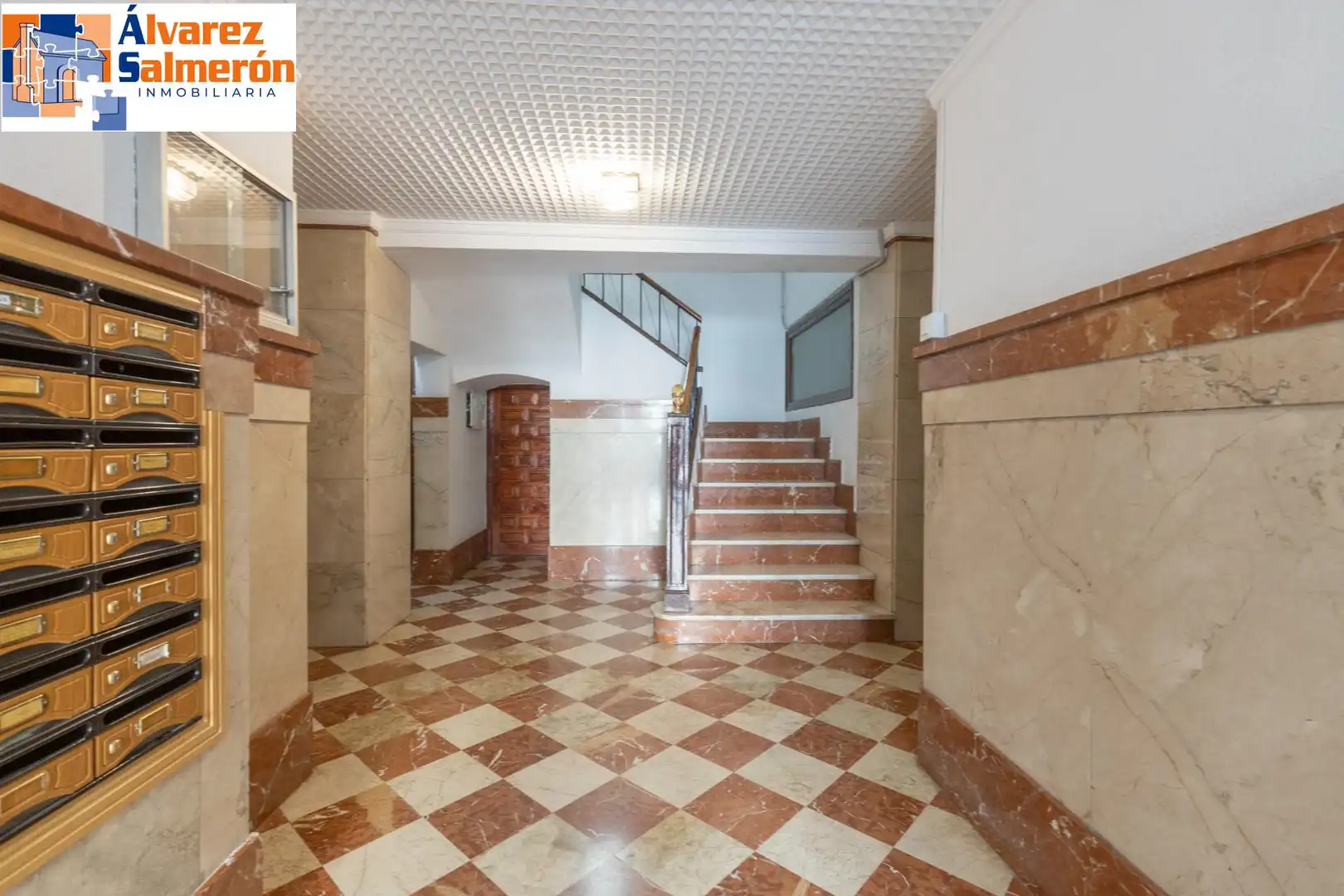 Flat for rent in Granada  with Air Conditioner and Furnished