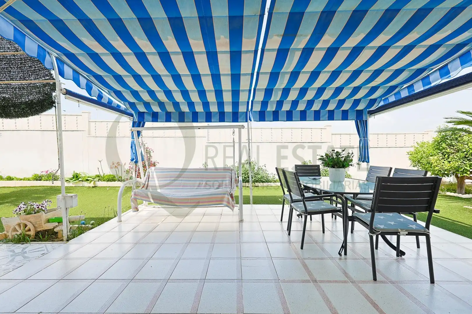 Terrassa de Casa o xalet en venda en Elche / Elx amb Jardí privat, Terrassa i Piscina