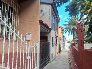 Exterior view of Single-family semi-detached for sale in  Santa Cruz de Tenerife Capital  with Balcony