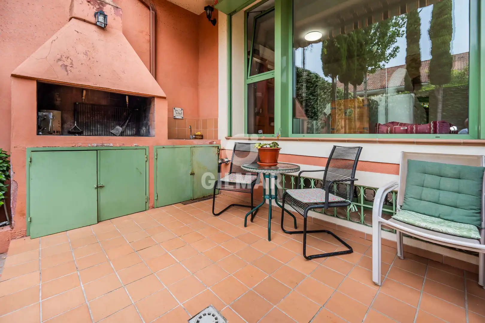 Terrassa de Casa adosada en venda en Madrid amb Calefacció i Jardí privat
