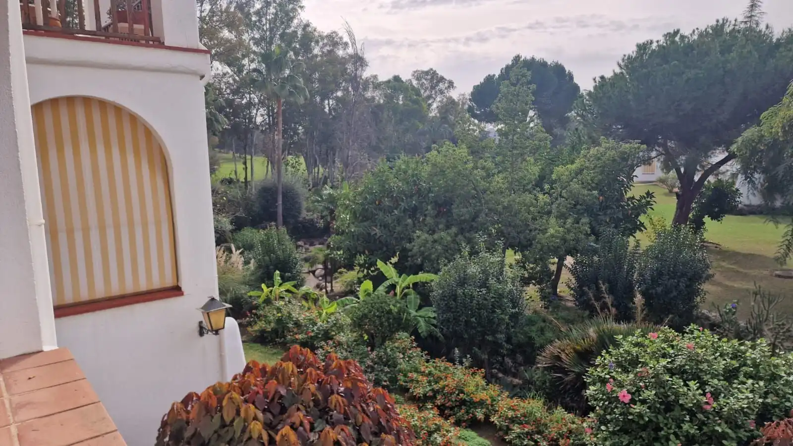 Jardín de Piso en venta en Marbella con Aire acondicionado, Terraza y Amueblado