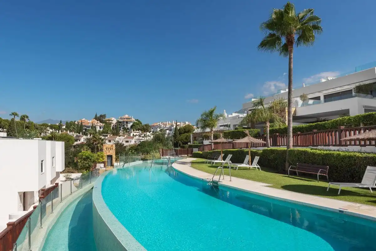 Piscina de Casa o xalet en venda en Marbella amb Terrassa, Alarma i Piscina comunitària