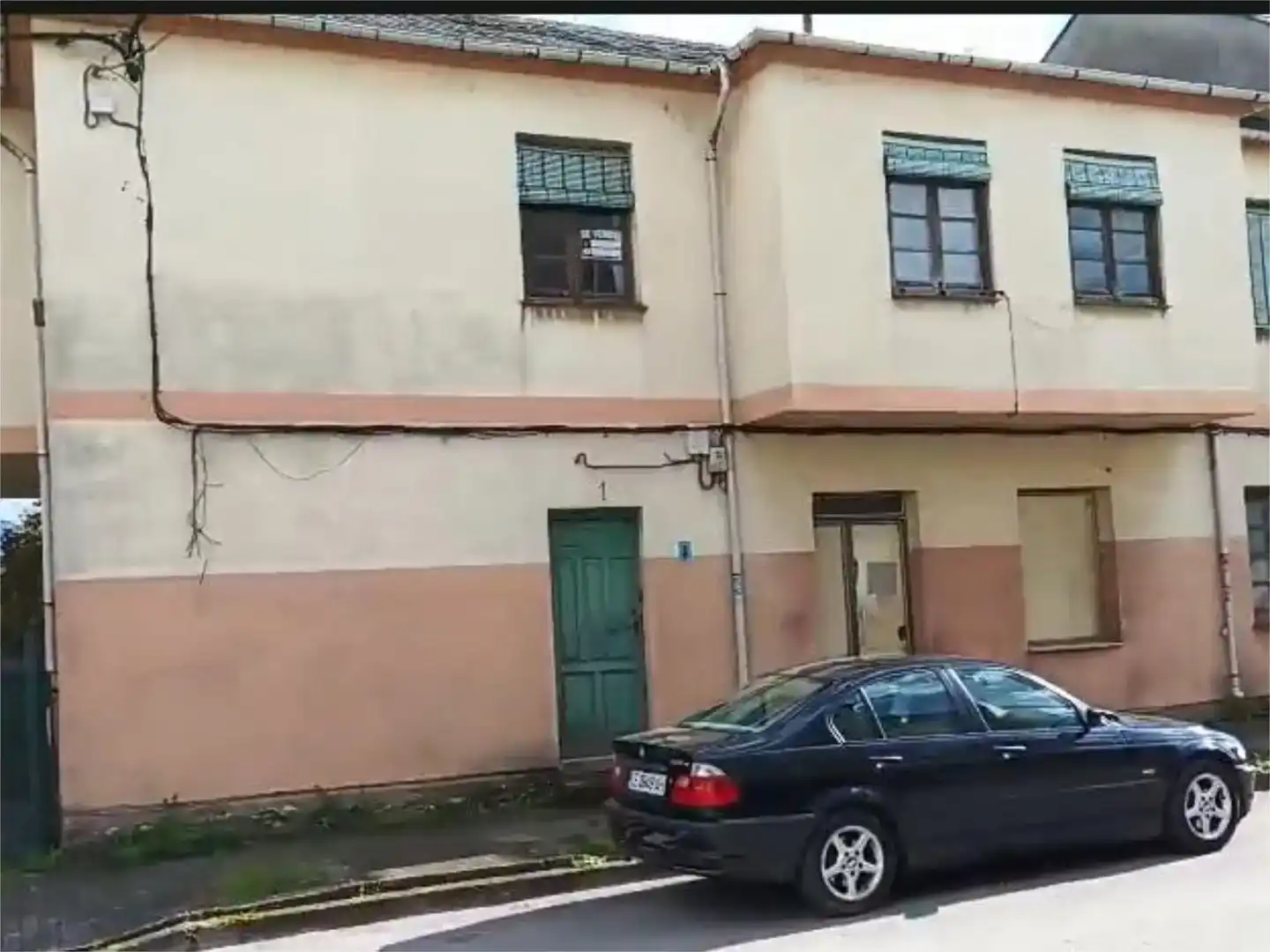 Vista exterior de Pis en venda en Ponferrada amb Jardí privat