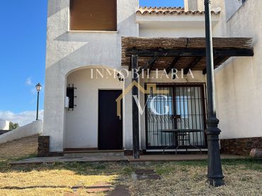 Casa amb piscina en venda a El Ronquillo